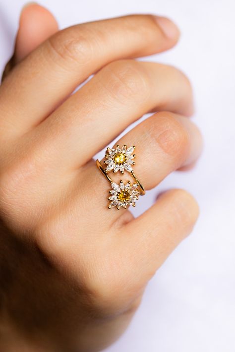 Topaz engagement ring yellow