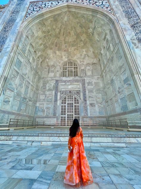 Jaipur Pics, Traveling Video, Fatehpur Sikri, Travel Pose, Dark Beauty Photography, Travel Pictures Poses, Creative Instagram Photo Ideas, Diy Sewing Clothes, Varanasi