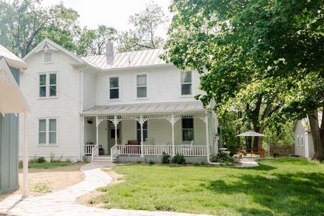 Folk Farmhouse Exterior, Old Cottage Farmhouse, Victorian Farmhouse Floor Plans, White Victorian Farmhouse, Small Old Farmhouse, Old Farmhouse Floor Plans, Victorian Farmhouse Exterior, Victorian Farmhouse Plans, Old Farmhouse Aesthetic