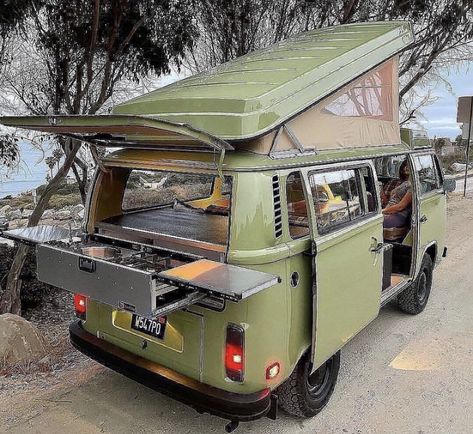 Combi Vw T2, Combi Hippie, Cabin Curtains, Loft Cabin, Vw Bus T2, Cabin Decorating, Cabin Rugs, Kombi Motorhome, T3 Vw