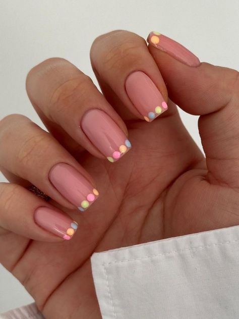 simple pastel dot French tip nails April Nails, Easter Nail, Easter Nail Designs, Cute Spring Nails, Simple Gel Nails, Her Nails, Makijaż Smokey Eye, Dots Nails, Cute Gel Nails