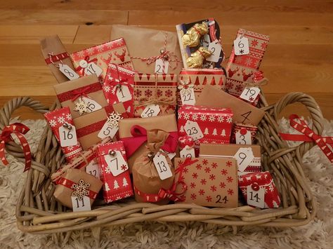 Home made Christmas Advent Calendar Home Made Christmas, Homemade Advent Calendars, Christmas Advent Calendar Diy, Christmas Photo Booth, Advent Calenders, Christmas Calendar, Diy Advent Calendar, Pretty Christmas, Christmas Advent Calendar