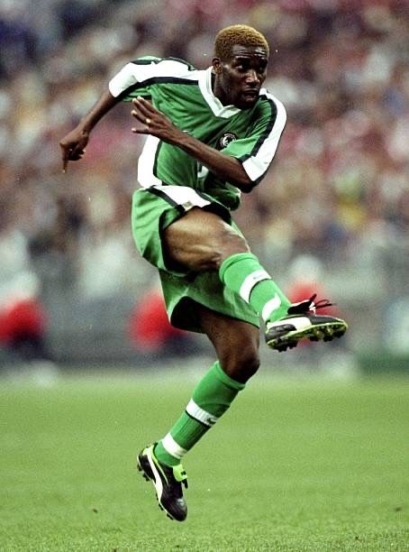 Jay Jay Okocha of Nigeria in action at the 1998 World Cup Finals. 1998 World Cup, St Denis, Jay Jay, Football Images, Best Football Players, Football Icon, Everton Fc, Sports Boys, Nba Pictures