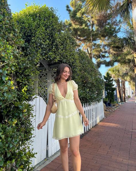 spring attire 🌼🍋🔆 Pinterest aesthetic, Pinterest girl, girly aesthetic, minimal outfit, spring style, spring outfit, spring aesthetic, yellow mini dress #pinterestaesthetic #pinterestgirl #outfitinspo #girlystyle #pinterestinspo #springoutfit #springstyle Spring Aesthetic Yellow, Spring Attire, Aesthetic Yellow, Yellow Mini Dress, Girly Aesthetic, Pinterest Aesthetic, Minimal Outfit, Aesthetic Pinterest, Spring Aesthetic