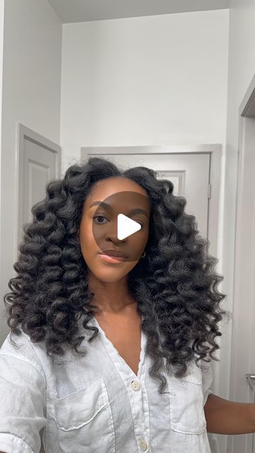 Roothie on Instagram: "1. Curl 2. Hold 2. Drop 4. Spray 5. Repeat. 
.
.
This lasted almost a whole week. I did a few touch ups on the front pieces twice. But I thoroughly enjoyed wearing my hair like this! 
#naturalhairstyles #wandcurls" Wond Curls, Drop Curls, Wand Curls On Natural Hair, Front Pieces, Wand Curls, My Hair, Wedding Hair, Hair Looks, Medium Hair Styles