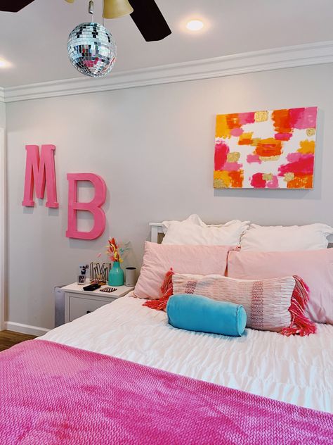 Bedroom Ideas Pink And Orange, Pink And Orange Room Ideas, Sorority Wall Art, Pink Orange And Blue Bedroom, Cute Dorm Room Ideas Colleges, Sorority Room Decor, Sorority Room Ideas, Pink And Orange Room, Pink And Orange Dorm Room