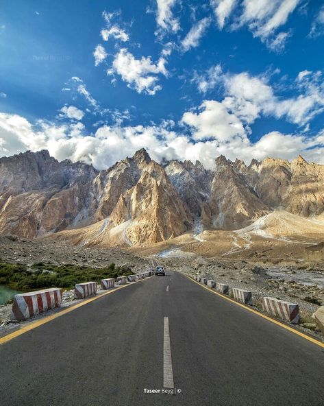 Karakorum Highway Karakorum Highway, Karakoram Highway, Hunza Valley, Desktop Background Images, Gilgit Baltistan, Best Carry On Luggage, Travel Wishlist, Nat Geo, Elba