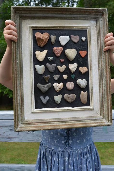 Rock Collection Display, Heart Shaped Rocks, Stones Art, Deco Nature, Art & Craft Paint, Craft Paint, Stone Crafts, Beach Crafts, Diy Farmhouse