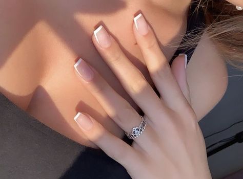 Nails Elegant, French Tip Acrylic Nails, Casual Nails, Work Nails, Simple Acrylic Nails, Classy Acrylic Nails, Soft Nails, Acrylic Nails Coffin Short, Short Acrylic Nails Designs