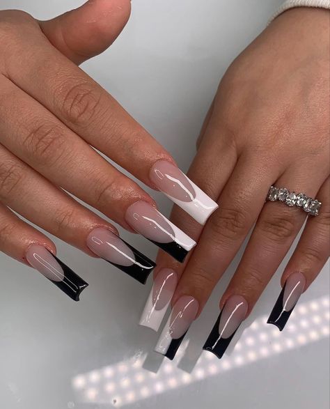 Black Crodile Nails, Black N White Nails Designs, White And Black Nails Acrylic, White French Acrylics, Medium Square Nails Designs, Black French Tip Nail Designs, Acrylic Nail Designs Coffin, Girls Nail Designs, Bright Nail Designs