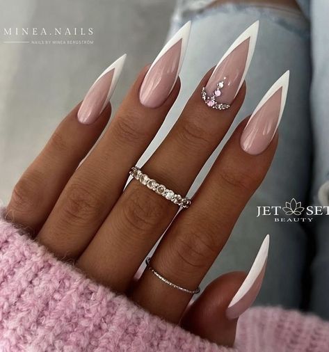 French Stiletto Nails, White Stiletto Nails, Pink Stiletto Nails, Red Stiletto Nails, Stilleto Nails Designs, Long Nail Designs, Nails Design With Rhinestones, Stiletto Nails Designs, Luxury Nails