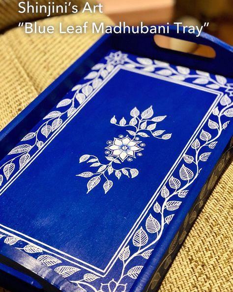 Painted Trays Ideas, Wooden Coffee Table Designs, Rajasthani Art, Hand Painted Table, White Tray, Painted Trays, Diy Tray, Jewelry Box Diy, Pottery Painting Designs