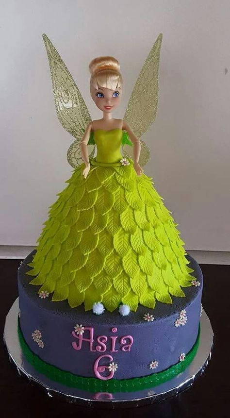 Tinkerbell Cake Thinker Bell Cake Ideas, Doll Cake Designs, Princess Doll Cake, Tinkerbell Birthday, Tinkerbell Cake, Barbie Doll Cakes, Cake Decorating For Beginners, Princess Birthday Cake, Fairy Cake