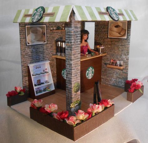 Barbie Doll Starbucks Coffee Shop Barbie Coffee, Barbie Store, Diarama Ideas, Starbucks Diy, Barbie Miniatures, Barbie Room, Doll Furniture Diy, Barbie Diorama, Diy Barbie Furniture