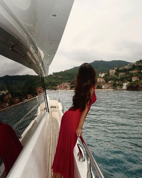 Yacht Aesthetic, Shotting Photo, Foto Poses, Future Lifestyle, Dream Lifestyle, Summer Dream, European Summer, Rich Girl, Insta Photo Ideas