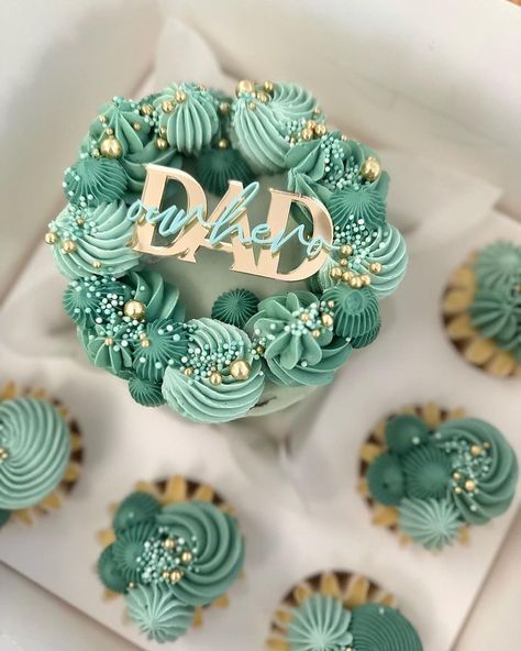 Dad’s day, it’s creeping up! You can shop our current range online now and keep an eye out for this months mystery box which will have a Father’s Day touch to it 💙💚 Bake Ideas, Bento Cakes, Event Business, Fathers Day Cake, Pink Wedding Cake, Cake Stuff, Design Cake, Decorating Cakes, Bento Cake