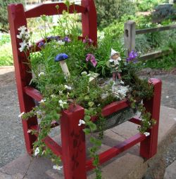 fairy garden chair Fairy Garden Chairs, Garden Mini, Garden Chair, Fairy Garden Houses, Miniature Fairy Gardens, Fairy Gardens, Gnome Garden, Fairy Houses, Fairy House