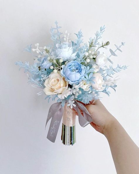 Cinderella Wedding Theme, Simple Wedding Bouquets, Bouquet Tutorial, Blue Wedding Bouquet, Wedding Brooch Bouquets, Wedding Backdrop Design, Prettiest Bouquet, Bridal Bouquet Flowers, Wedding Floral Centerpieces