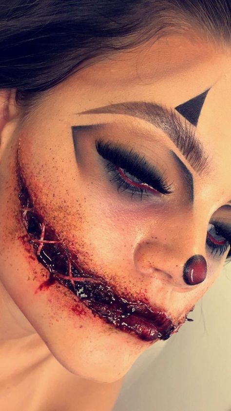 Halloween Effects Makeup, Halloween Full Face Makeup, Halloween Scary Makeup Looks, Sfx Clown Makeup Gore, Special Fx Makeup Gore, Gore Clown Makeup, Gore Halloween Makeup Looks, Easy Sfx Makeup Ideas, Sfx Makeup Ideas Gore