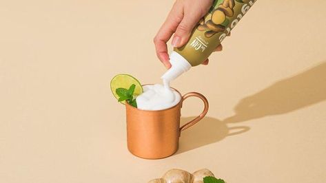 Receita de Moscow Mule tradicional Moscow Mule Receita, Moscow Mule, Moscow Mule Mugs, Mule, Moscow, Vodka, Drinks