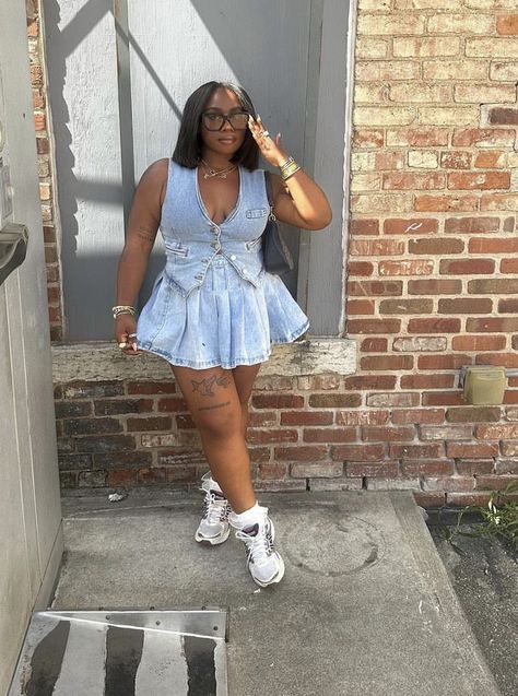 Denim Romper Outfit, Denim On Denim Outfit, Jamaica Trip, Plus Size Baddie Outfits, Denim On Denim, Stylish Summer Outfits, Long Journey, Romper Outfit