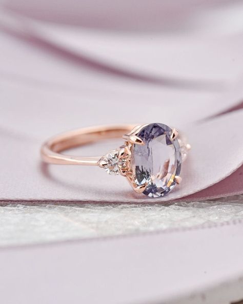 Sustainable and ethical engagement rings Ethical Engagement Ring, Rose Gold Engagement Ring Vintage, Cute Engagement Rings, Future Engagement Rings, Antique Engagement Ring, Three Stone Engagement Ring, Dream Engagement Rings, Engagement Ring Sizes, Beautiful Engagement Rings