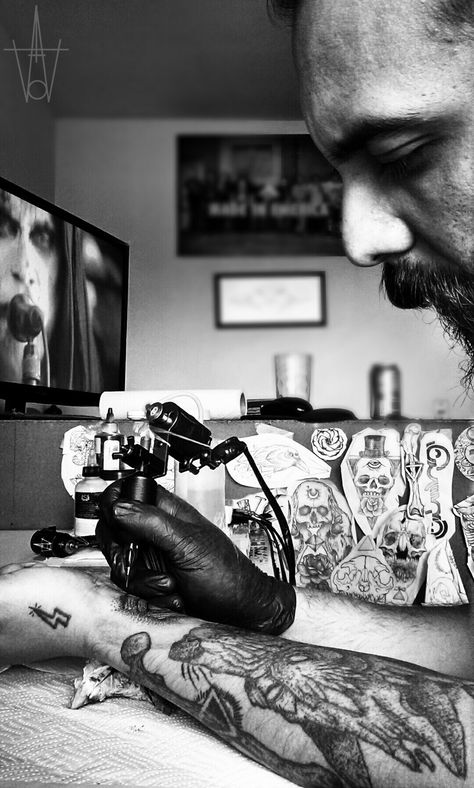 Tattoo Artist Photography, Mexican Tattoo, Inner Arm Tattoo, Artist Photography, Tattoo Photography, Photo Tattoo, Aesthetic Tattoo, Tattoo Sleeve Men, Best Tattoo