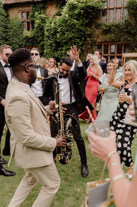 Wedding Music Aesthetic, Live Music Wedding Receptions, Live Jazz Band Wedding, Small Wedding Dance Floor, Live Music At Wedding, Live Band At Wedding, Jazz Wedding Aesthetic, Jazz Wedding Theme, Saxophone Wedding