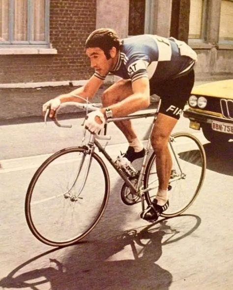 Eddy Merckx Bike, Road Bicycle Racing, Bicycle Track, Vintage Cycles, Bicycle Race, Cycling Bicycles, Cycling Art, Road Bicycle, Third World