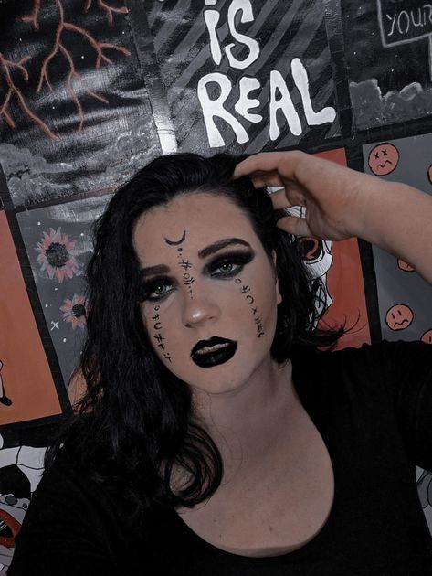 Halloween Simples, Witch Makeup, Halloween 2, Fantasias Halloween, Make Me Up, Nail Tutorials, Aesthetic Makeup, Maquillaje De Ojos, Halloween Makeup