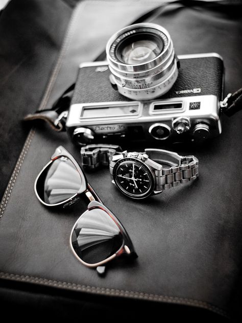 60s Vintage Chic - Men's Retro Fashion Accessories | Flickr - Photo Sharing! Ray Ban Wayfarer, Cheap Ray Bans, Ray Ban Aviator, Foto Tips, Man Ray, The Perfect Guy, Olivia Palermo, Omega Speedmaster, Gentleman Style