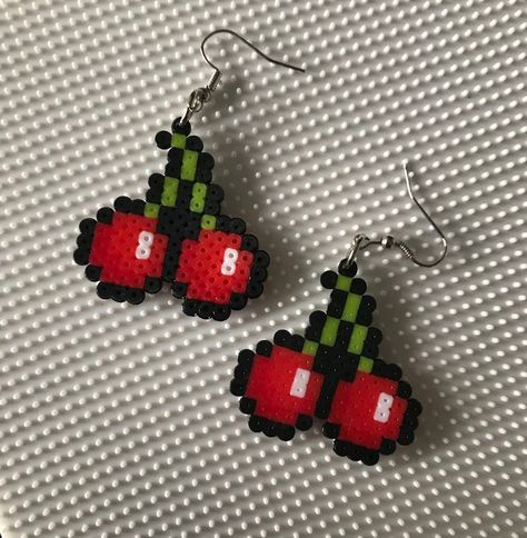 Perler Earrings, Mini Hama Beads, Melt Beads Patterns, Hamma Beads Ideas, Easy Perler Bead Patterns, Easy Perler Beads Ideas, Art Perle, Perler Bead Templates, Diy Perler Bead Crafts