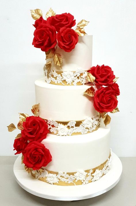 Red Gold And Silver Wedding, Red White And Gold 2 Tier Cake, Red And Gold Cake Ideas, Quince Cake Red And Gold, Red White And Gold Wedding Cake, Red Roses Wedding Cake, Red White And Gold Cake, Quinceanera Cakes Red, Quince Cakes Red