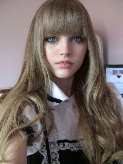 Dakota Rose Dakota Rose, Straight Across Bangs, Straight Bangs, Poses References, One Hair, Hair Pictures, Ginger Hair, Hair Dos, Pretty Hairstyles