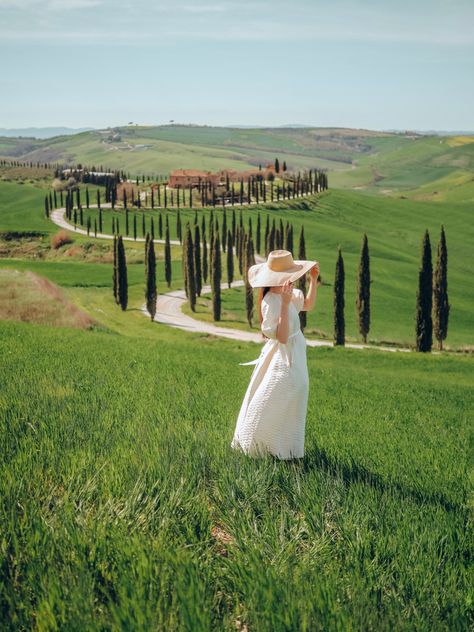 Wine Estate Outfit, Tuscany Aesthetic Outfit, Tuscany Italy Instagram Pictures, Tuscan Summer Aesthetic, Tuscany Summer Aesthetic, Toscana Photo Ideas, Tuscany Picture Ideas, Tuscany Photo Ideas, Tuscany Outfit Summer