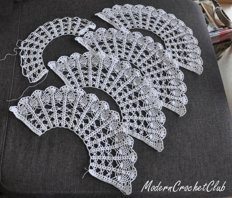 Hand fans Crochet Fan, Bohemian Diy, C2c Crochet Pattern Free, Crochet Wall Art, Shuttle Tatting Patterns, Doilies Crafts, Crochet Ball, Crochet Needlework, Crochet Weaves