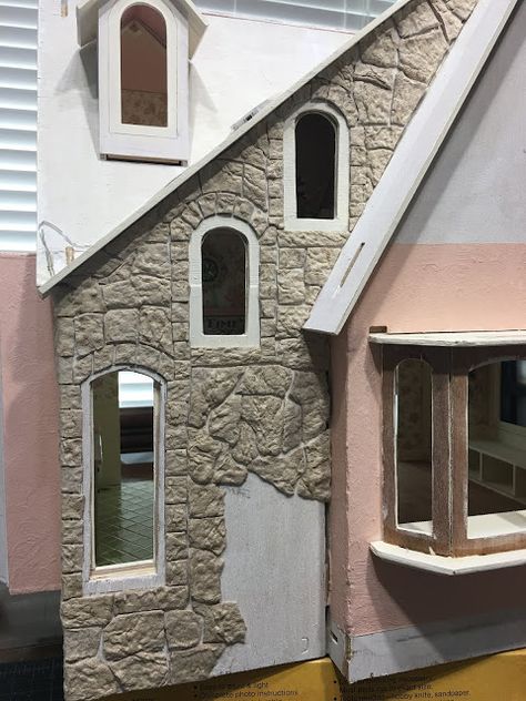 Storybook Cottage Dollhouse, Dollhouse Stone Exterior Diy, Cottage Dollhouse Diy, English Cottage Dollhouse, Doll House Castle, Dollhouse Design Ideas, Storybook Cottage Exterior, Doll House Exterior, Dollhouse Exterior Ideas