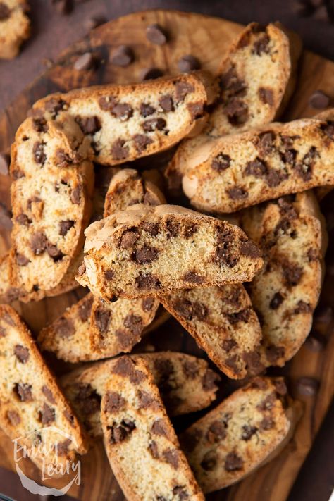 Chocolate Chip Biscotti Recipe Chocolate Chip Biscotti, Choc Chip Biscotti Recipe, Chocolate Chip Biscotti Recipe, Biscoff Cookie Recipe, Lavender Shortbread Cookies, Cookie Recipes Chewy, Family Baking, Biscotti Recipe, Crunchy Cookies