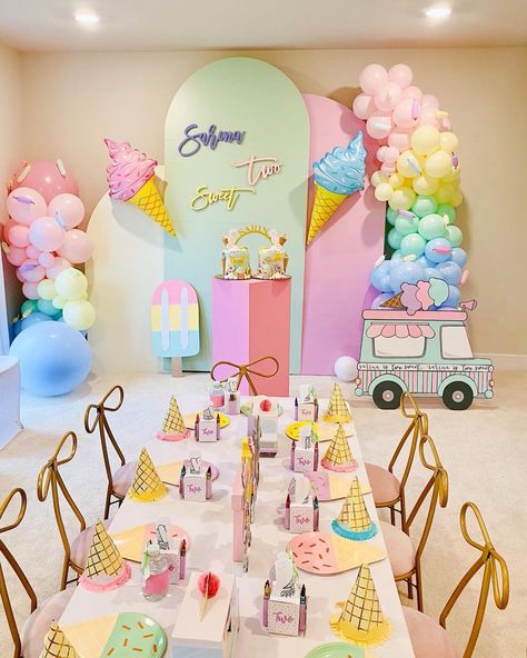 Ice Cream Birthday Party Theme, Sweet Party, Ice Cream Party Theme, Candy Theme Birthday Party, Candy Land Birthday Party, 2nd Birthday Party For Girl, Candy Birthday Party, Ice Cream Theme, Ice Cream Birthday Party