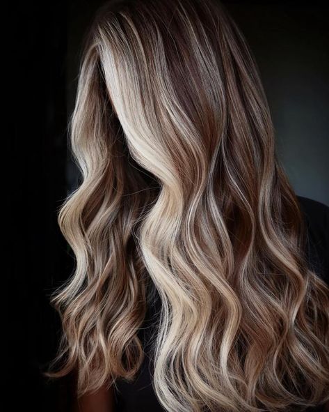 Reverse Balayage with Blonde Money Piece Money Piece Highlights, Brown Hair With Blonde Balayage, Blonde Money Piece, Money Piece Hair, Reverse Balayage, Trend Ideas, Brown Hair Inspo, Brunette Hair With Highlights, Money Piece