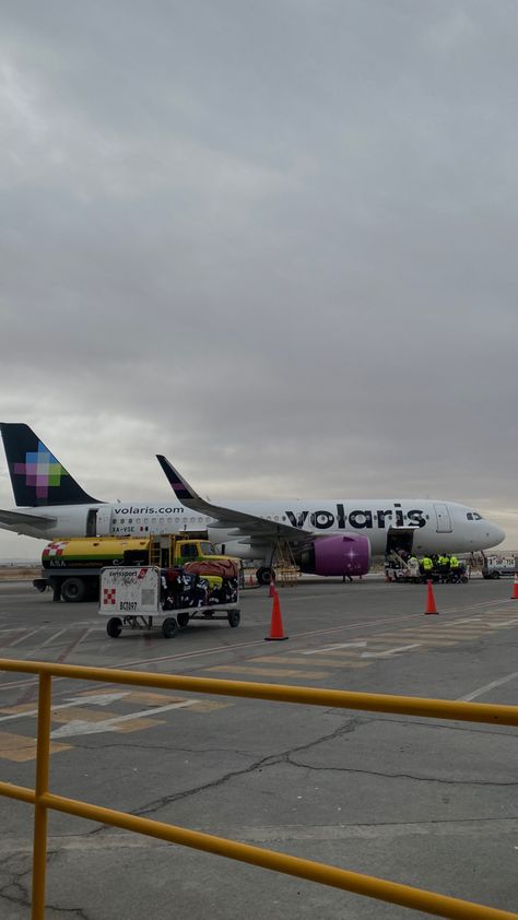 Avion, plane, airline volaris, despegue, aeropuerto, life Volaris Airlines, Mexico Pictures, Shopping Pictures, Travel Pictures, Airlines, Ram, Vision Board, Collage, Disney