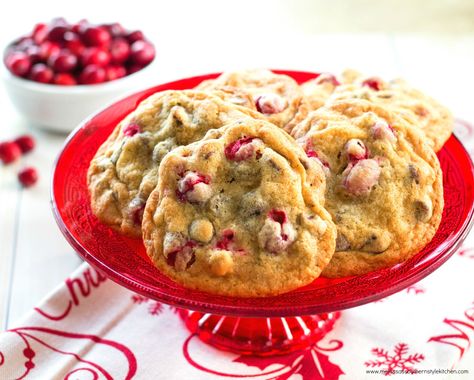 Crazy Delicious Cranberry Walnut Chocolate Chip Cookies Cranberry Chocolate Chip Cookies, Walnut Chocolate Chip Cookies, Cranberry Chocolate, Walnut Fudge, Butter Pecan Cookies, White Chocolate Chip, White Chocolate Chip Cookies, Pudding Cookies, Walnut Cookies