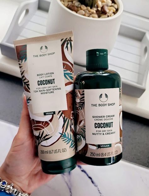 The Body Shop Shower Gel, Affordable Wishlist, The Body Shop Coconut, Body Shop Coconut, Best Body Shop Products, How To Make Shampoo, Beach Skincare, Body Shop At Home, Coffee Body Scrub