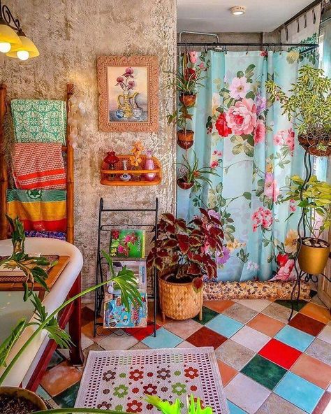 Bright Maximalist Decor Bathroom, Colourful Bathroom, Boho Bathroom Ideas, Bohemian House Decor, Boho Ideas, Bohemian Bathroom, Bohemian House, Deco Originale, Boho Bathroom