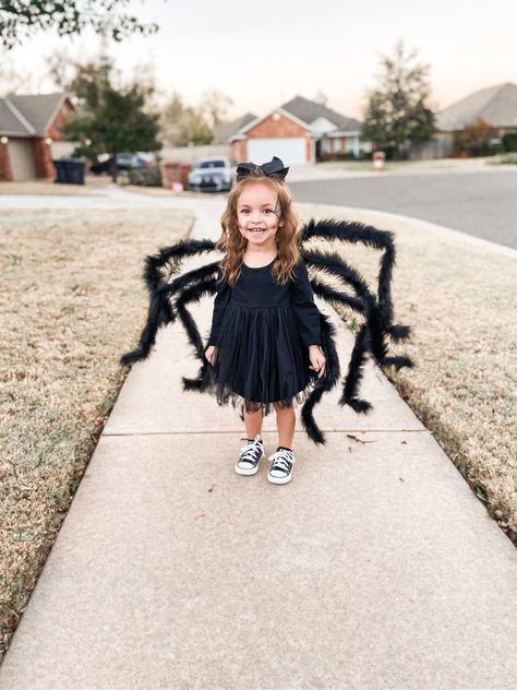 Toddler Spider Costume Diy, Spider Princess Costume, Spooky Toddler Halloween Costume, Halloween Costumes 5 Year Girl, Kid Halloween Costumes Girl, Halloween Costumes For 2 Year Girl, Spider Family Costume, Diy Toddler Halloween Costumes Girl, Two Year Old Halloween Costumes Girl