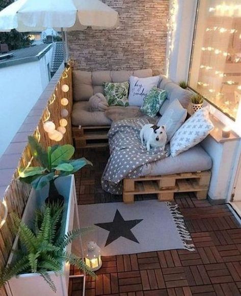 Stylish 30+ Fascinating Small Balcony Ideas With Relax Seating Area Balcon Mic, Balkon Decor, Diy Balcony, Tiny Balcony, Balcony Design Ideas, Small Balcony Design, First Apartment Decorating, Apartment Diy, Apartment Patio