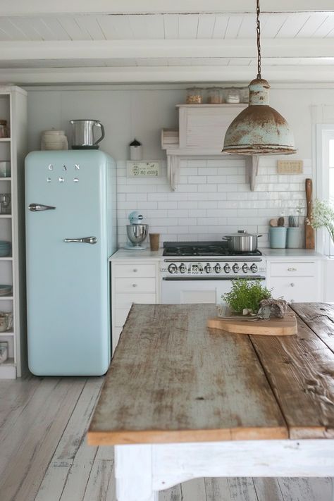 41 Seaside Cottage Kitchen Designs - TastyInteriors Tiny Coastal Kitchen, Small Beach Cottages Interior, Seaside Cottage Interior, Caribbean Cottage, Small Coastal Kitchen, Beach Kitchen Ideas, Small Beach Cottages, Airbnb Room, Beach Cottage Kitchens