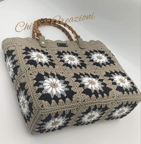 Sac Granny Square, Free Crochet Bag, Crochet Bag Pattern Free, Bag Pattern Free, Granny Square Bag, Crochet Market Bag, Crochet Clutch, Crochet Handbags Patterns, Handbag Pattern