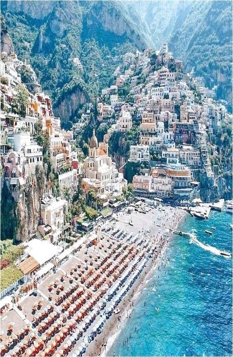 Aloita Resort, Filmy Vintage, Positano Italy, Places In Italy, Italy Vacation, Vacation Places, Beautiful Places To Travel, Beautiful Places To Visit, Positano