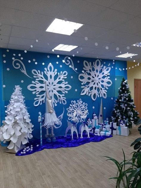 Christmas Decor Ideas Diy For School, School Decorations For Christmas, Winter Wonderland School Hallway Ideas, Winter Wonderland Set Design, Winter Wonderland Decorations School, Winter Formal Decorations Schools, Winter Carnival Decorations, Winter Office Decorations, Winter Wonderland School Hallway